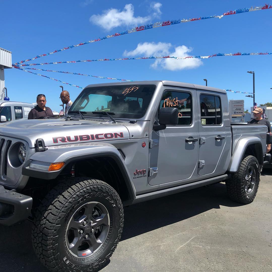 Jeep Gladiator Jeep Gladiator demo arrives at dealer in Hawaii Jeep Gladiator Rubicon Billet Silver1
