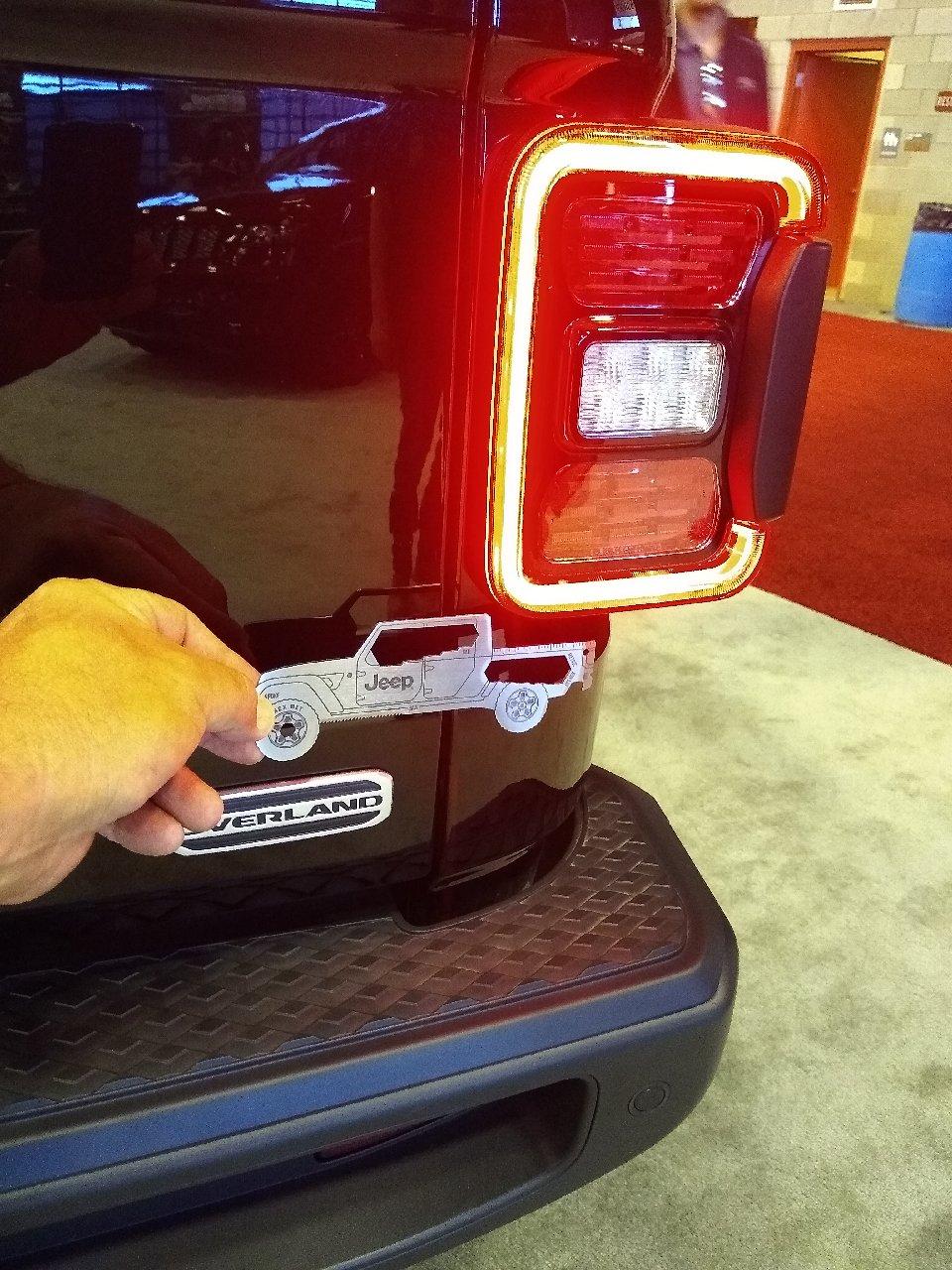Jeep Gladiator Gladiator at Scottsdale expo show thoroughly examined & photographed IMG_20190324_114410135_LL