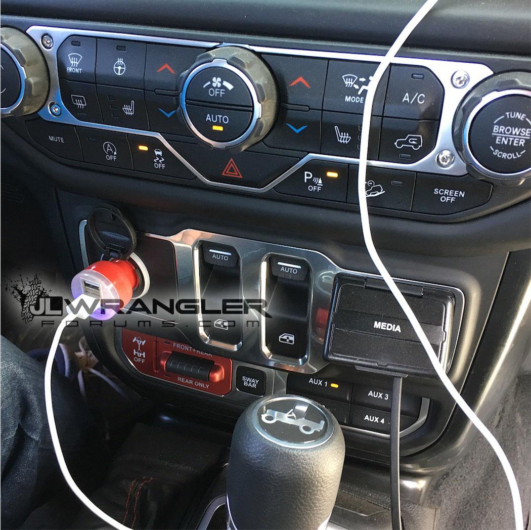 Jeep Gladiator Location of speakers 2018-jeep-wrangler-interior-center-stack-jpg-