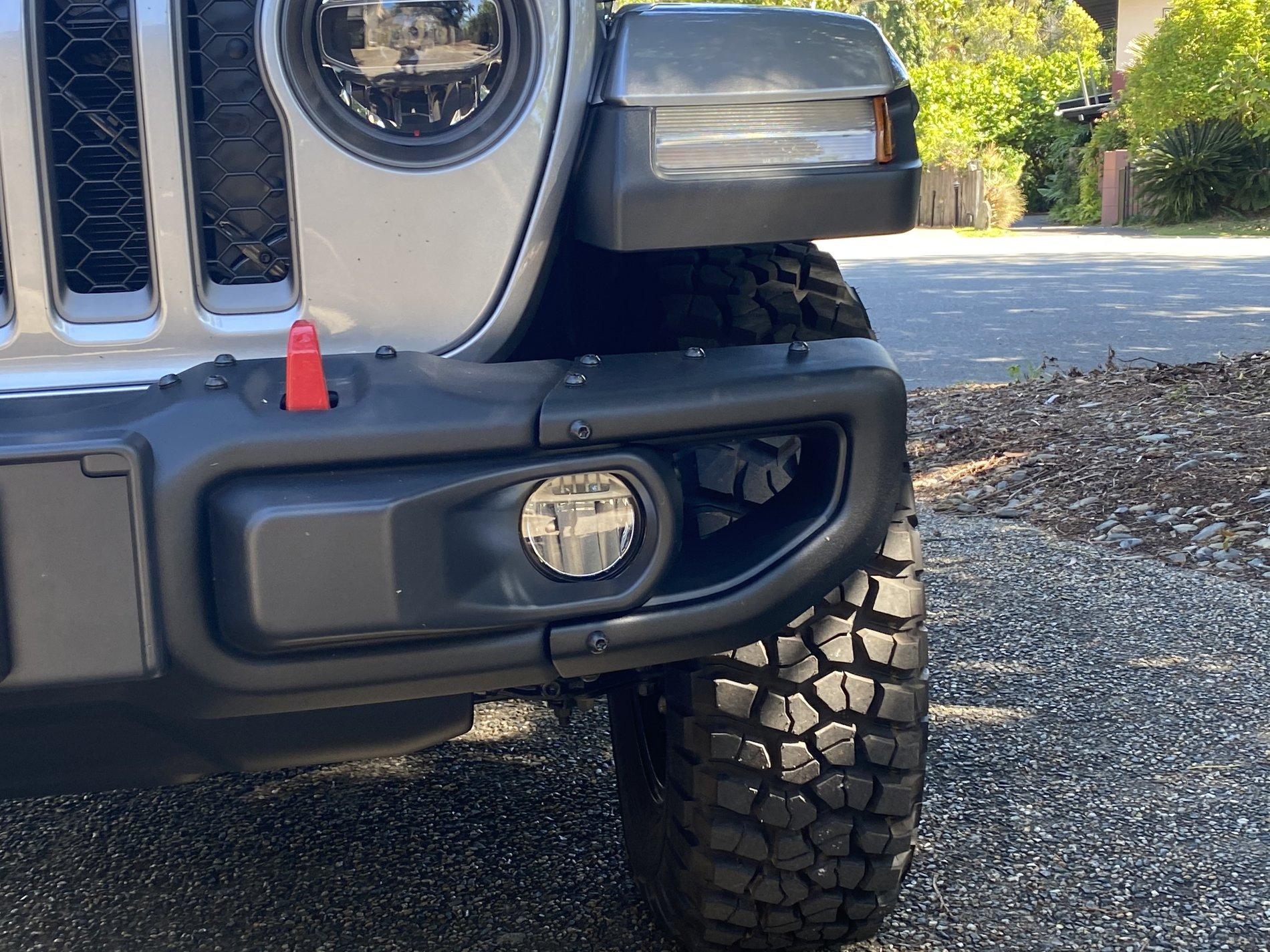 Jeep Gladiator Can this stock piece between the fender and bumper be removed? 9E425791-B74D-4F09-A163-4A3AB4BED6DA