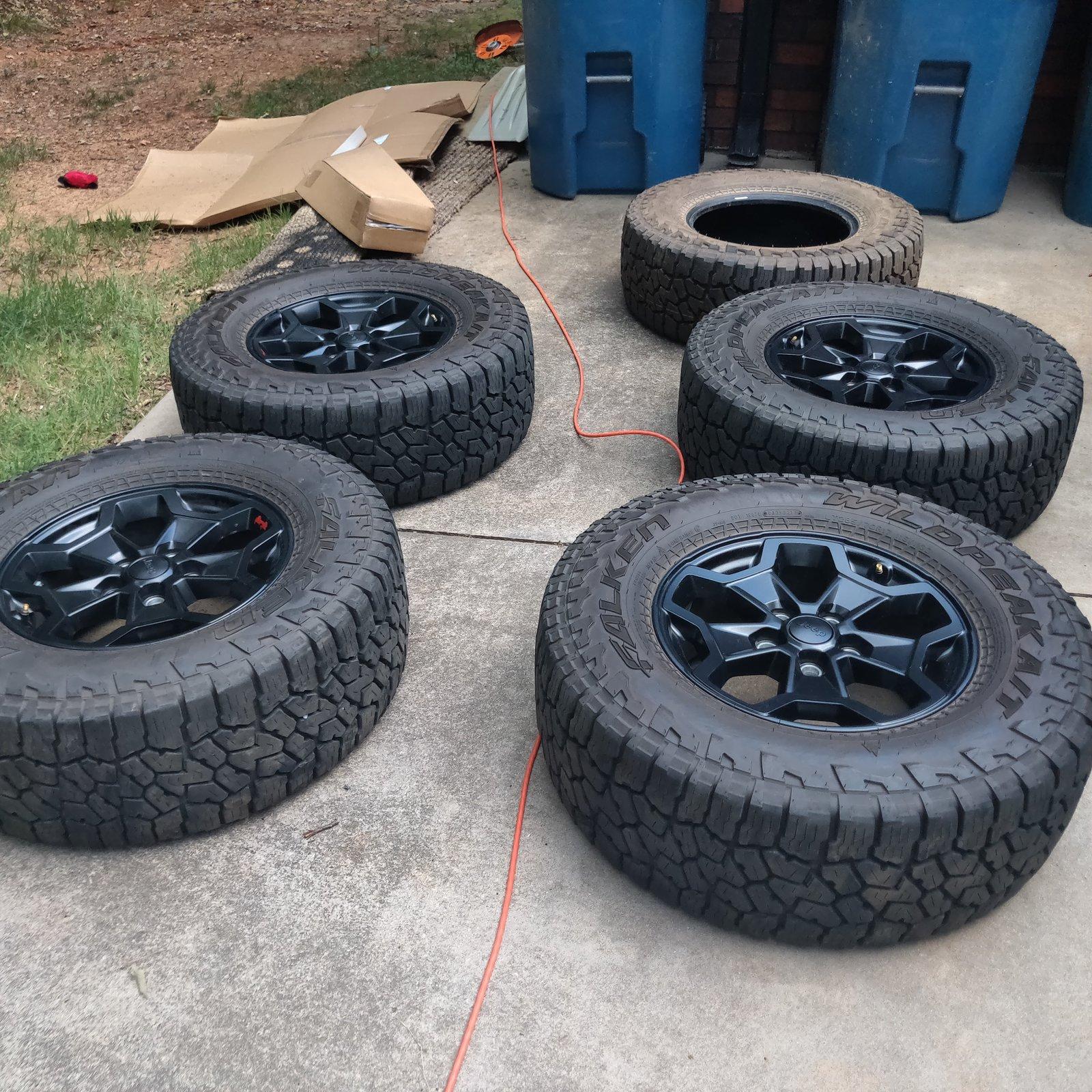 Jeep Gladiator JTRLE (launch edition) wheels and tires IMG_20200717_181819