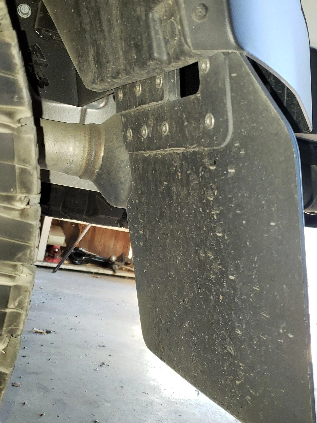 Jeep Gladiator Mud flaps that don't require require trimming flares or drilling? 20200718_184840