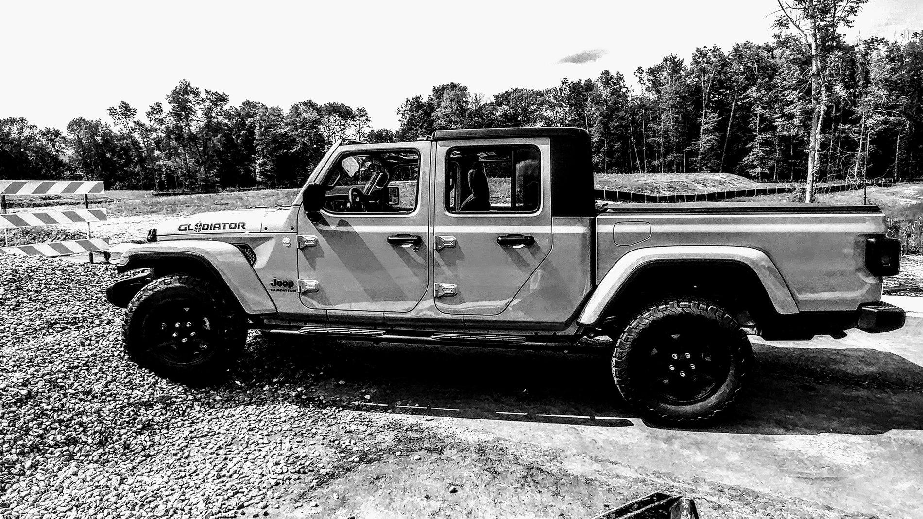 Jeep Gladiator How Does your Gladiator look in black and white photography? Message_1595104289757~2
