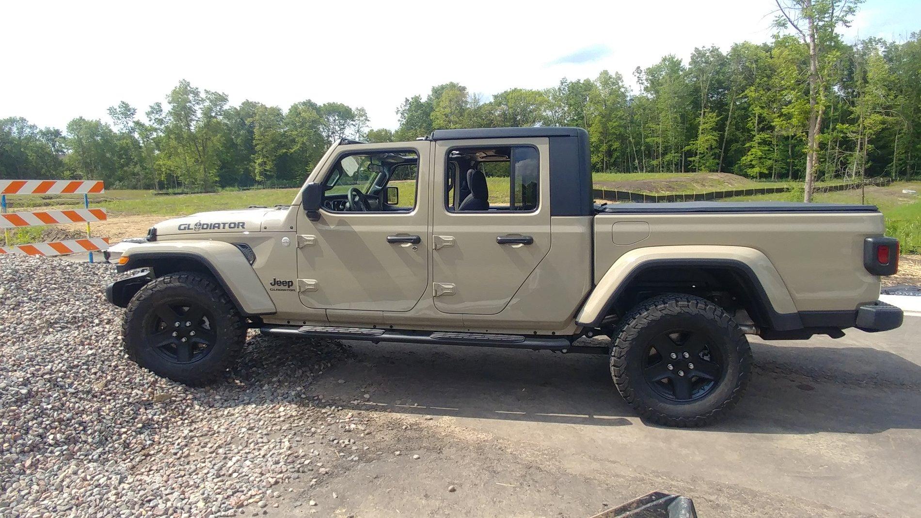 Jeep Gladiator How Does your Gladiator look in black and white photography? Message_1595104289757