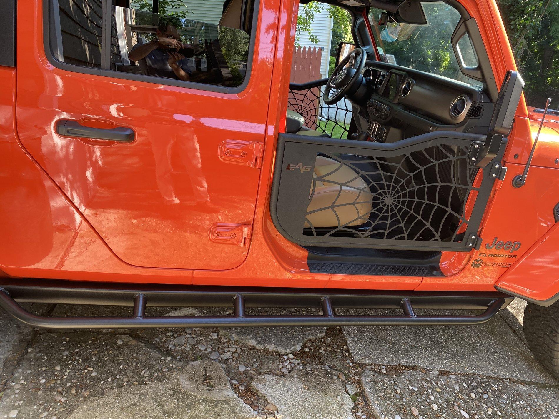 Jeep Gladiator Rock hard 4x4 rock rails installed 062A3124-436A-4F91-BB6C-1C53532CE668