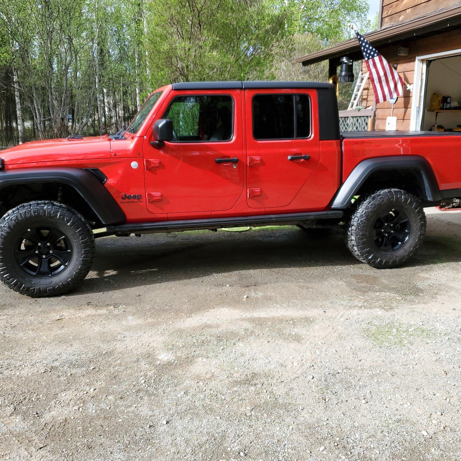 Jeep Gladiator Let's see 'em - Larger tires on Sport S wheels 20200523_093940