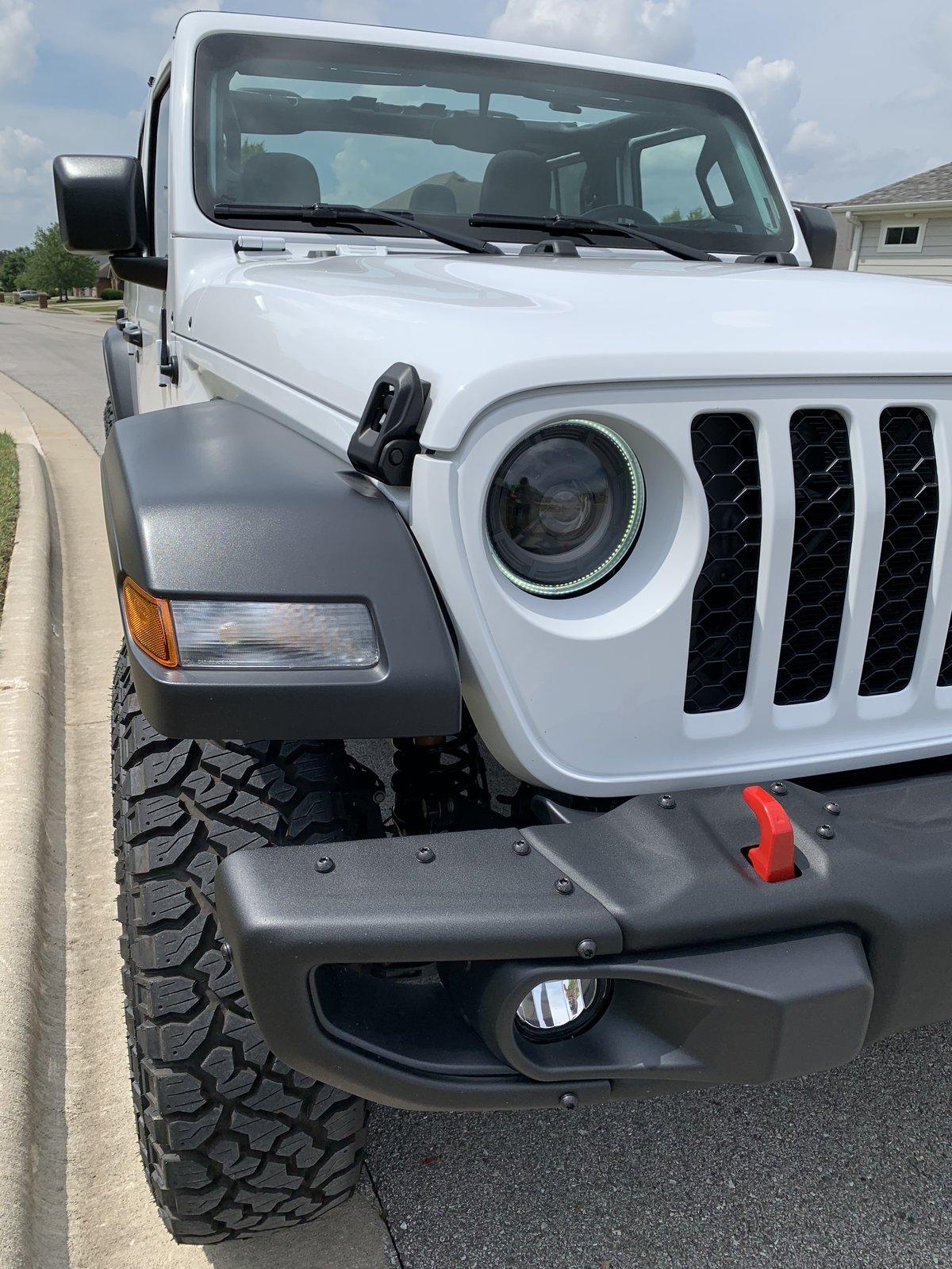 Jeep Gladiator Bunchahoopla White Sport Build A0E59857-7971-409B-8B57-55601AF24444