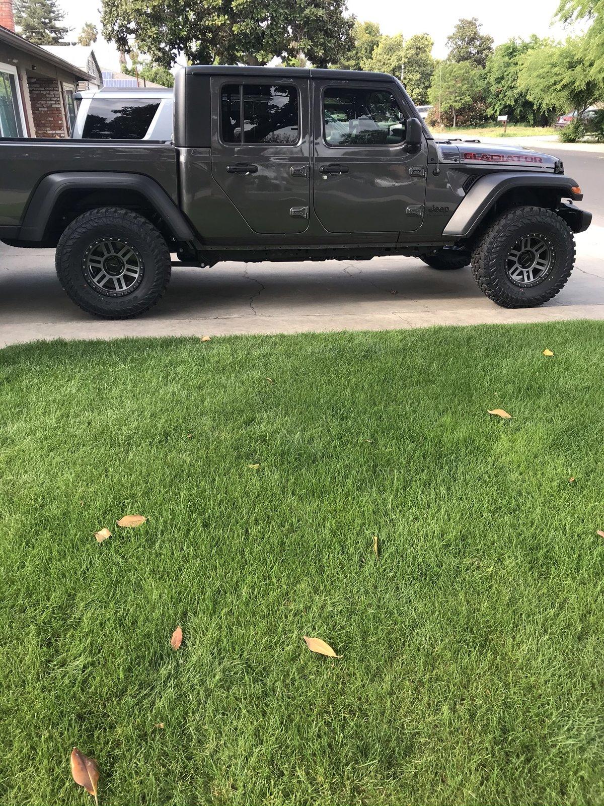 Jeep Gladiator Wheels?! Wheels?! Wheels?! 351FDADB-530F-43FE-B75E-6C489D5A4366