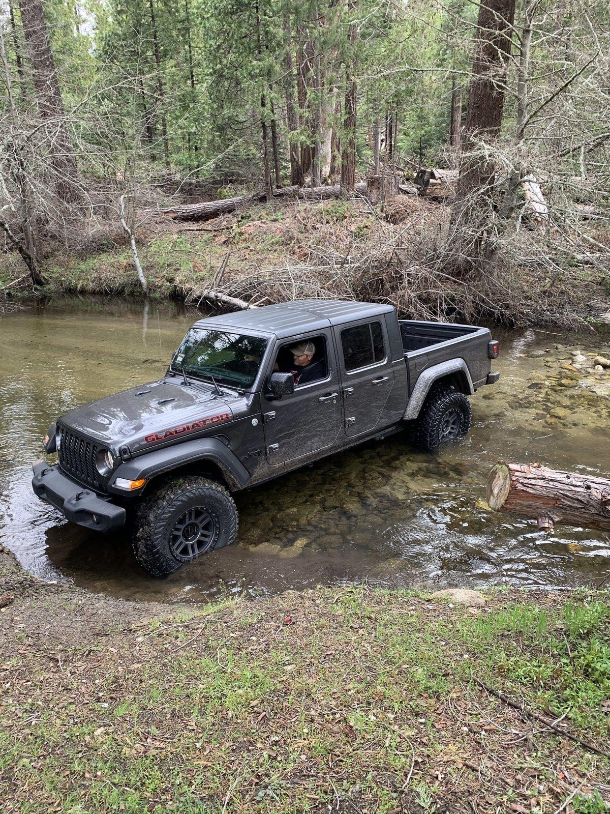 Jeep Gladiator Wheels?! Wheels?! Wheels?! 925671F2-20B5-4F67-9709-4008F5962ADE