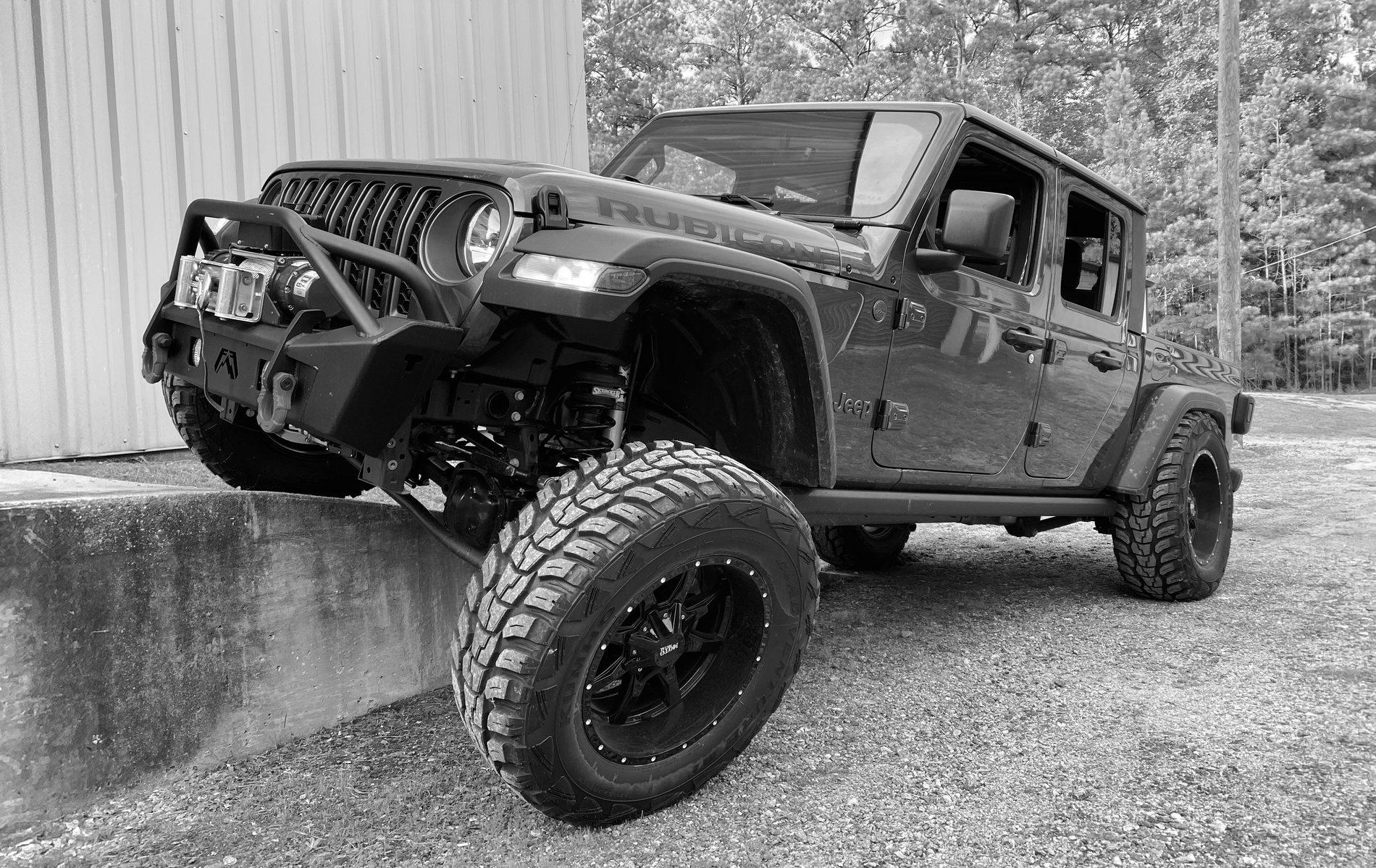 Jeep Gladiator How Does your Gladiator look in black and white photography? IMG_2702
