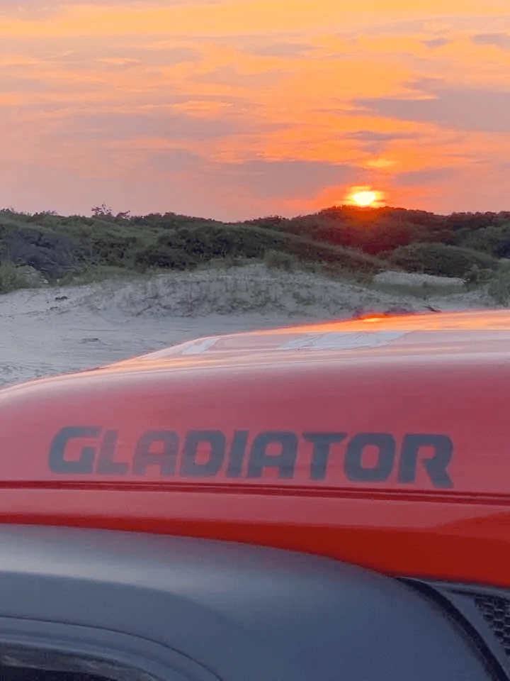 Jeep Gladiator Max tow with or without hood “Gladiator” stickers? 1595389180093