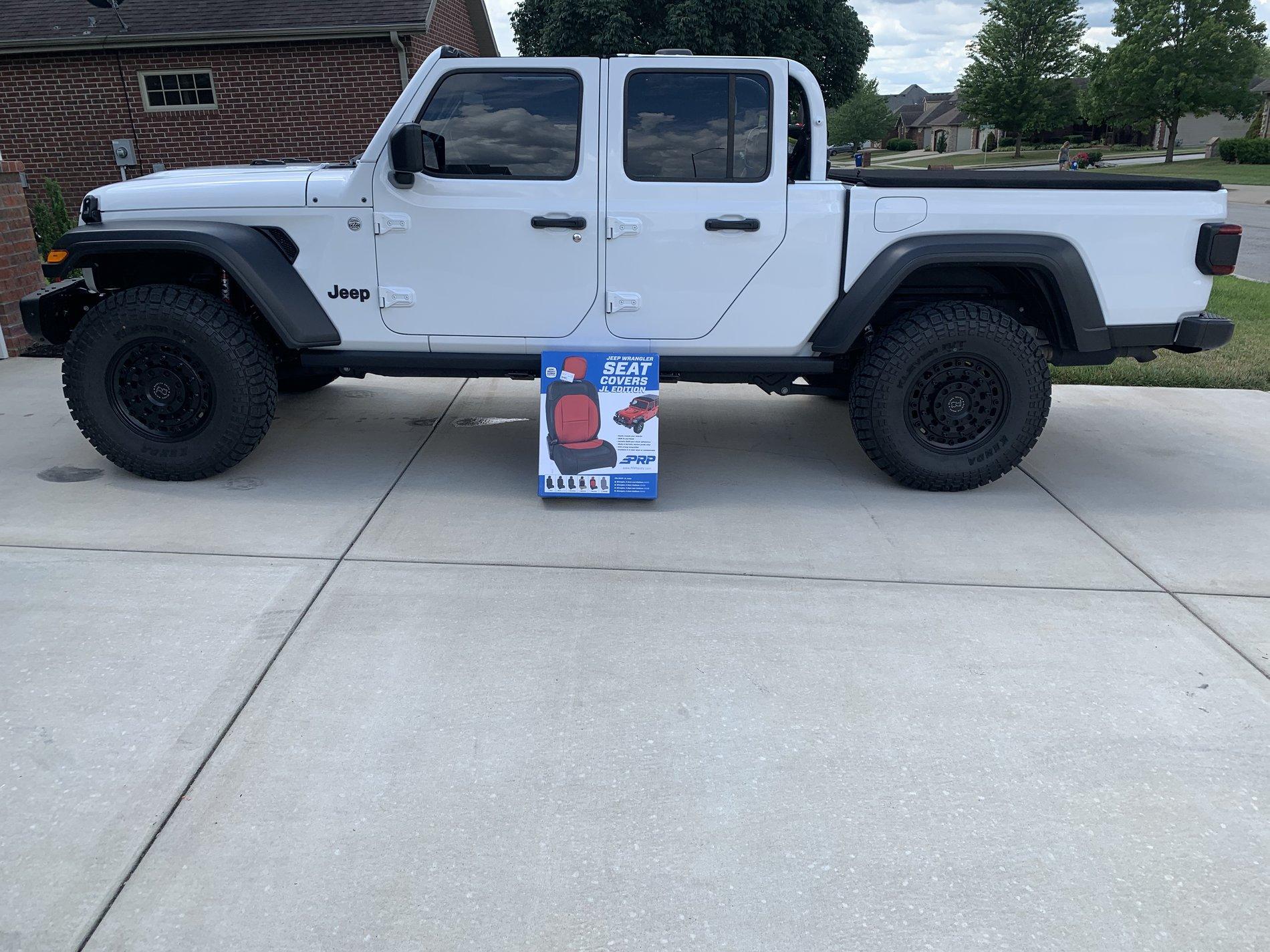 Jeep Gladiator Bunchahoopla White Sport Build B45276EE-354D-4A21-B43B-831E0A85C041