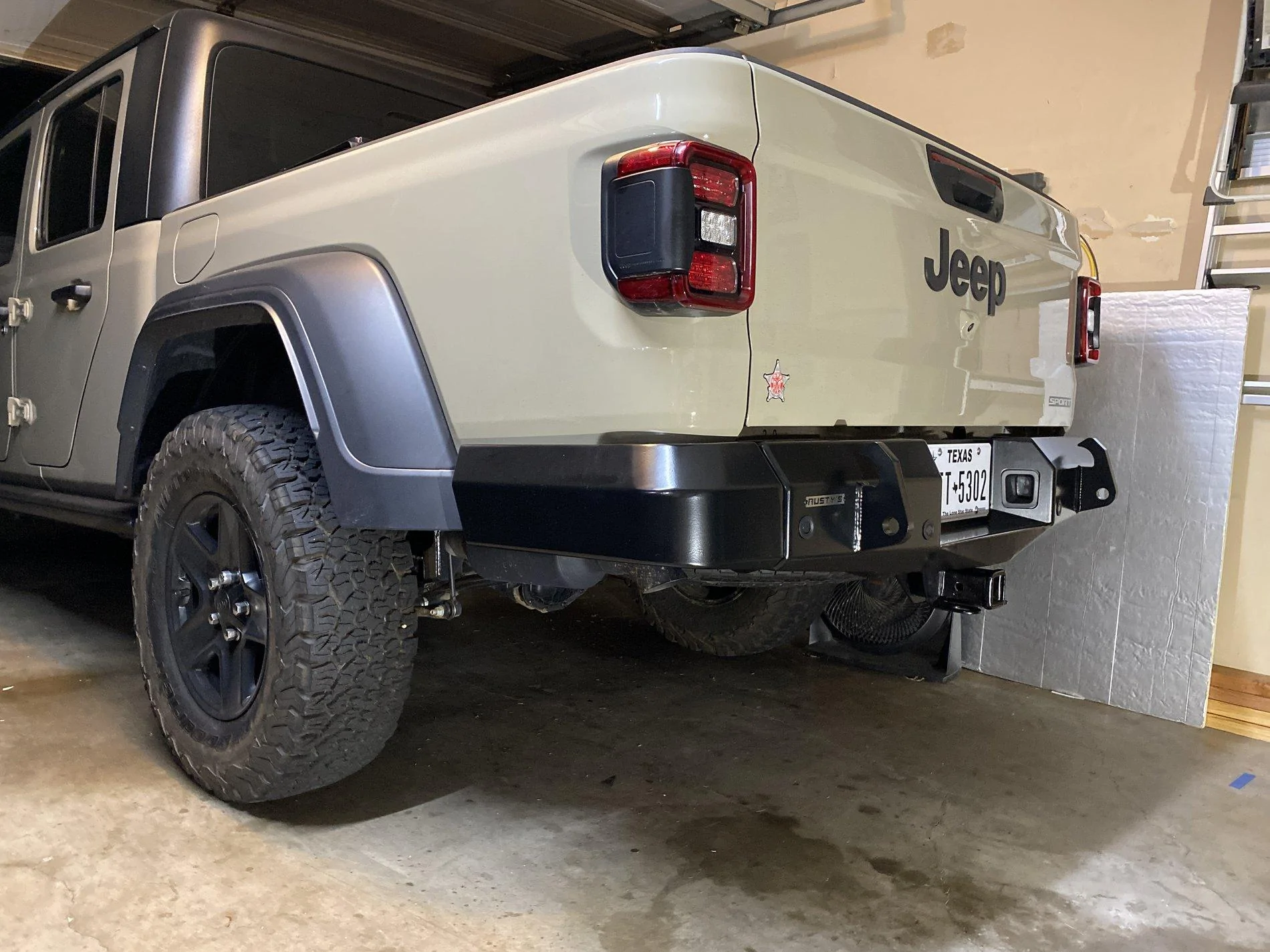 Jeep Gladiator Show Us Your Bumpers! F98F42B6-8BF0-454F-B84B-9269A74DE0A6