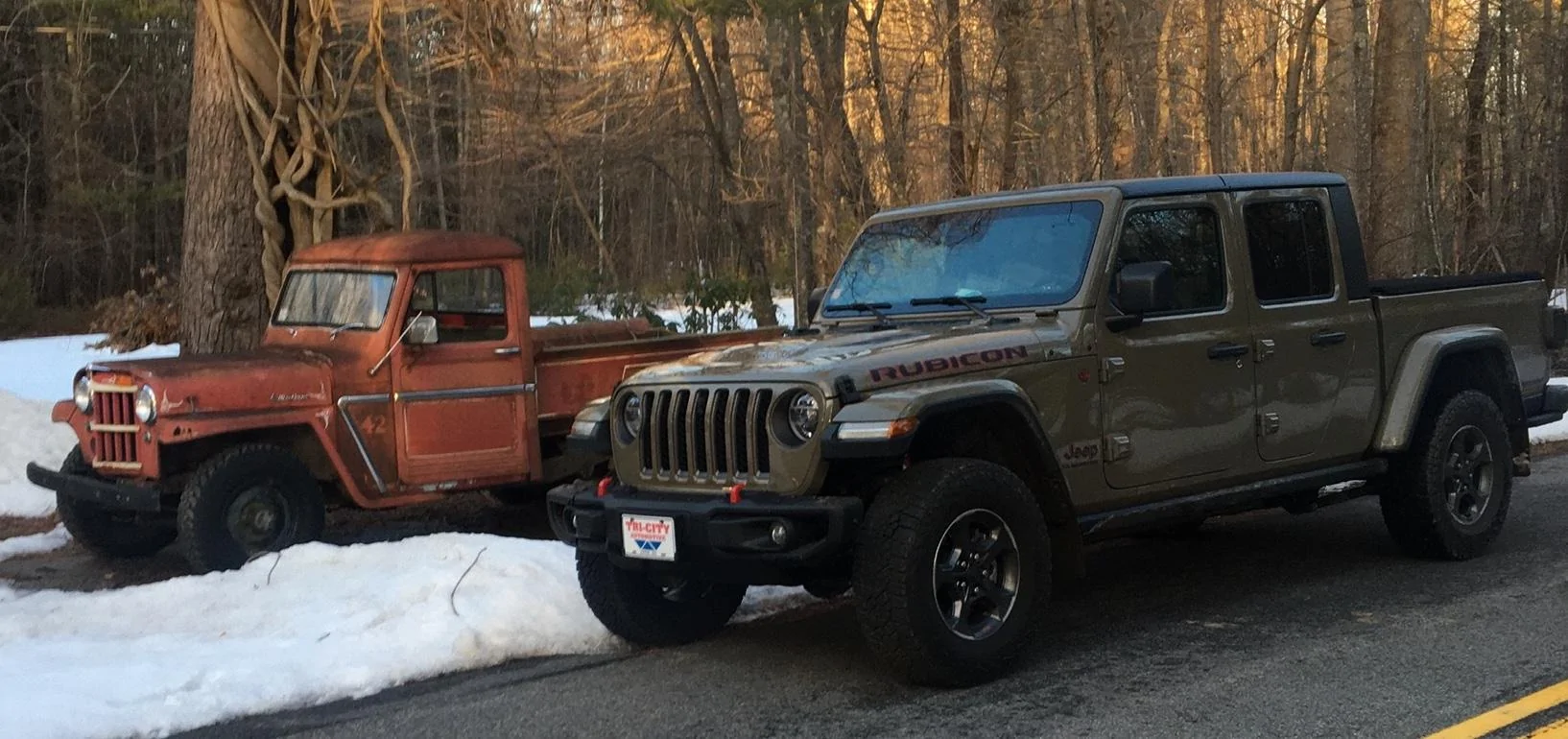 Jeep Gladiator Just Two Jeep Pick-ups Parked 049039B9-CF4A-489C-9E1A-2050AD844787