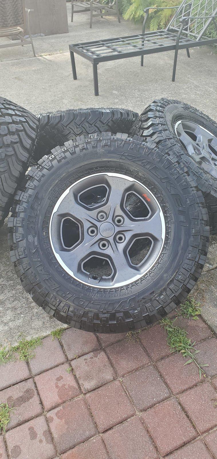 Jeep Gladiator F/S Rubicon wheels w/ Falken Wildpeak MT 20200723_083630