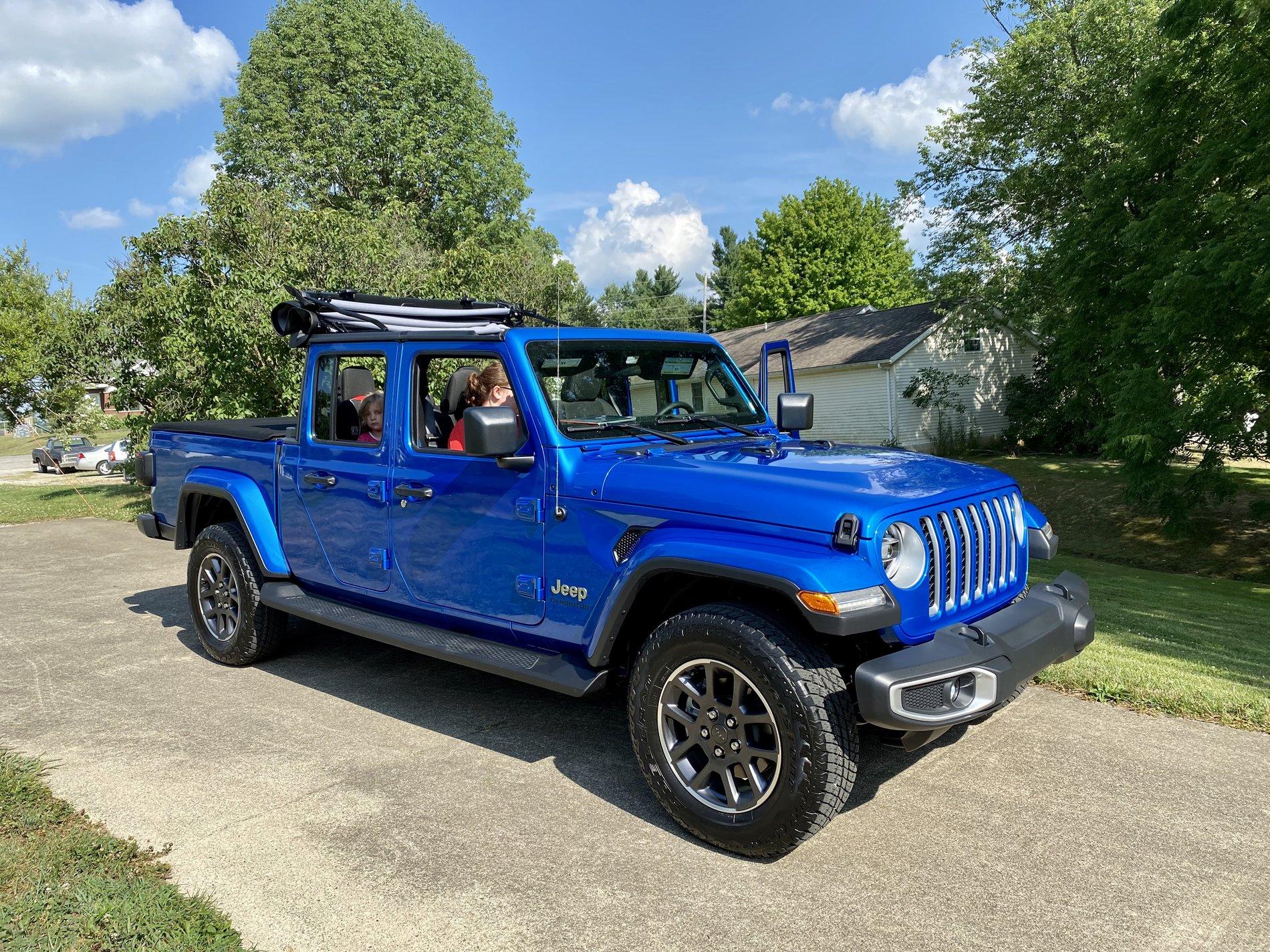 Jeep Gladiator HYDRO BLUE PEARL Gladiator JT Club IMG_6339