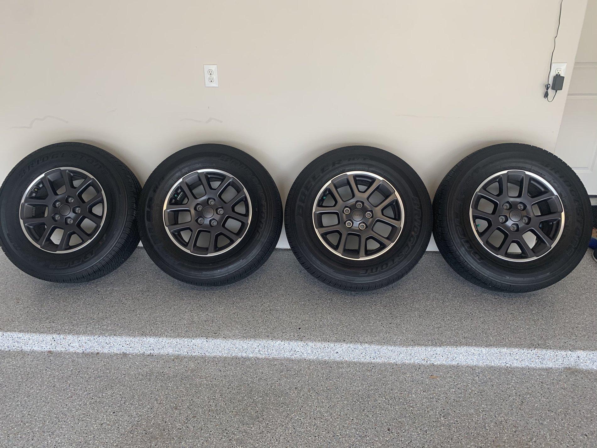 Jeep Gladiator Overland wheels and tires W/ TPMS IMG_1434