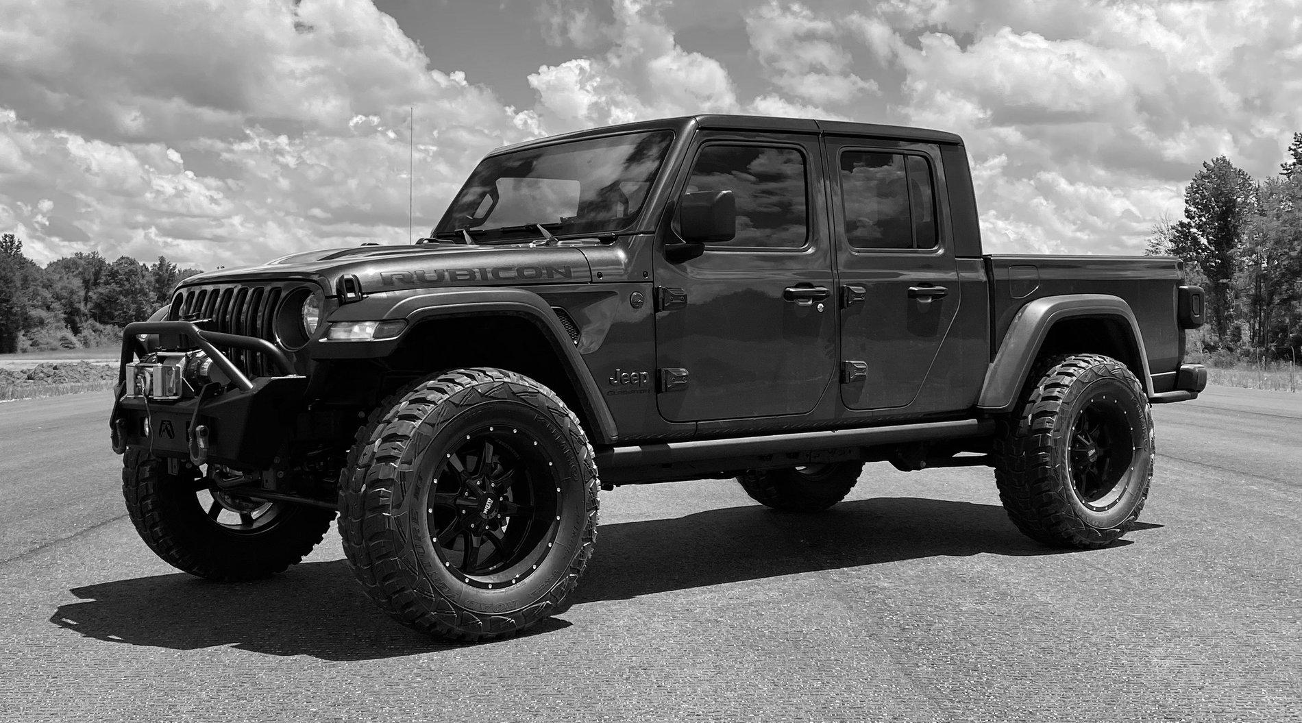 Jeep Gladiator How Does your Gladiator look in black and white photography? IMG_2948