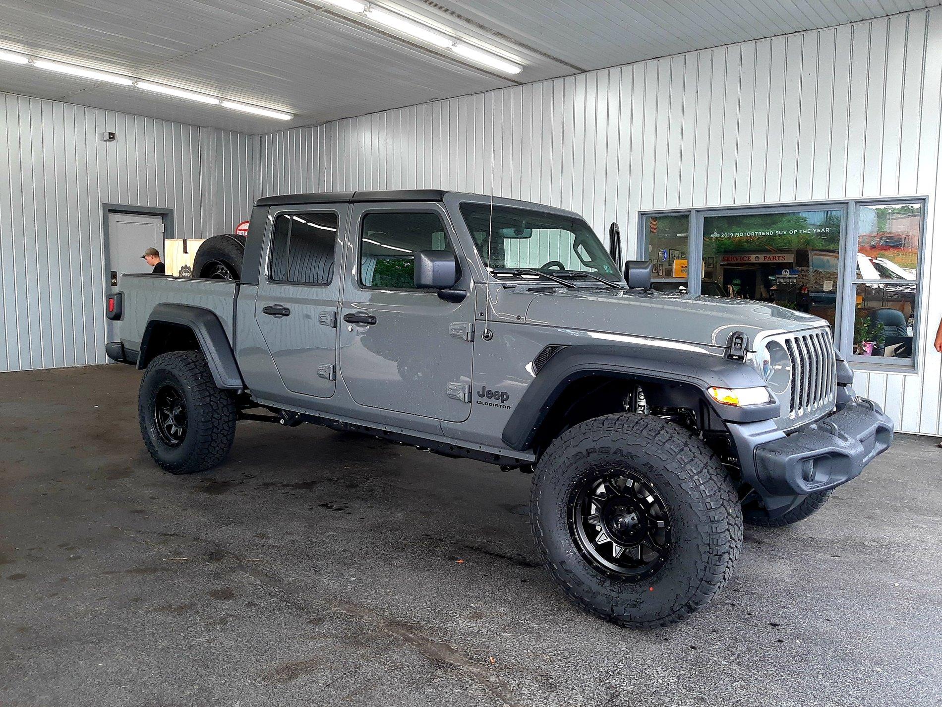 Jeep Gladiator Lets see all those Gladiators with lifts and bigger tires! 20200723_220144