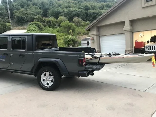 Jeep Gladiator Bed rack/storage for kayaks 26407BC1-3477-48DE-A239-A3127706605B
