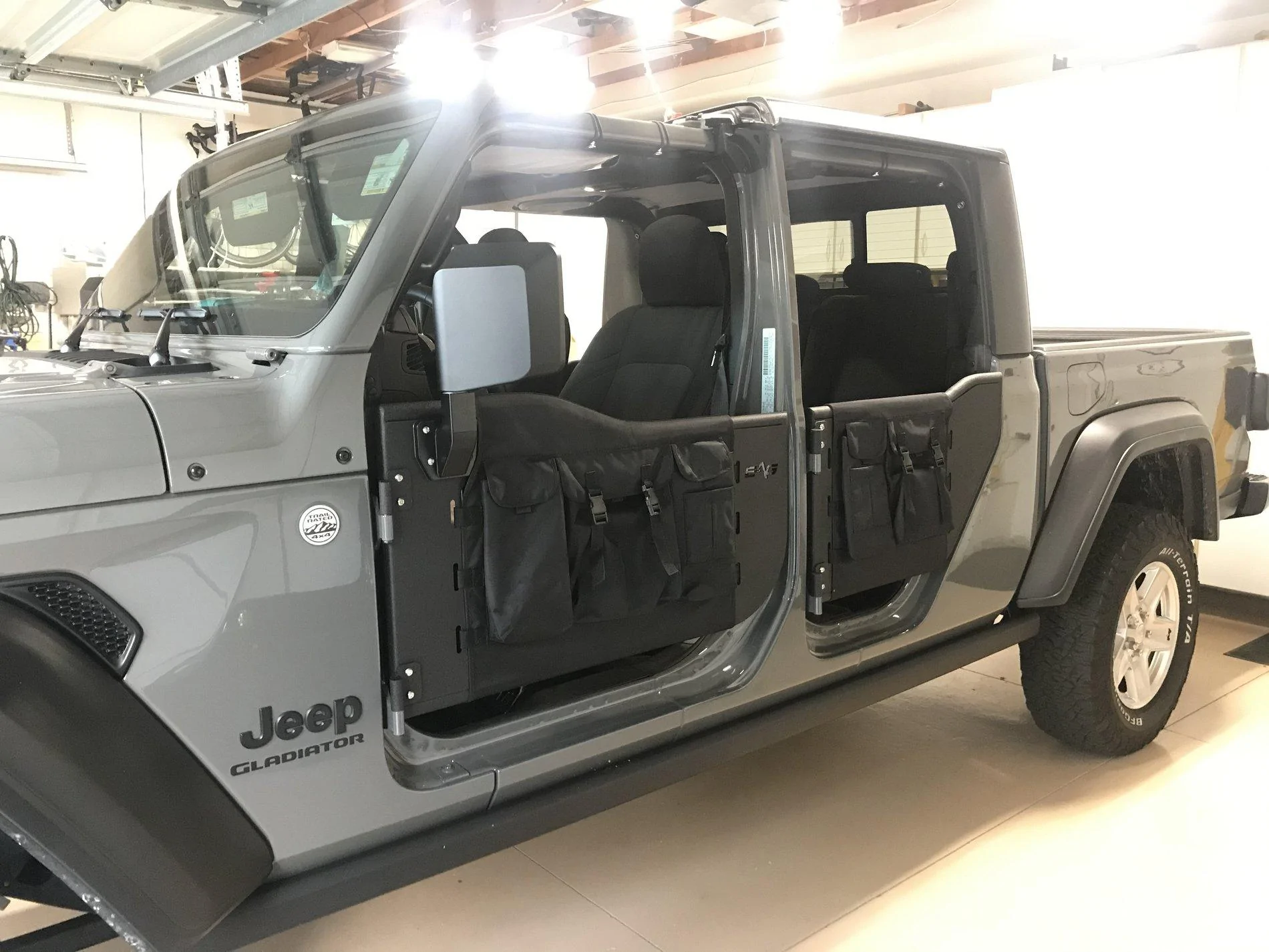 Jeep Gladiator Cheap tube doors 6C8C22A5-7D7B-4257-9125-98CFBB464649