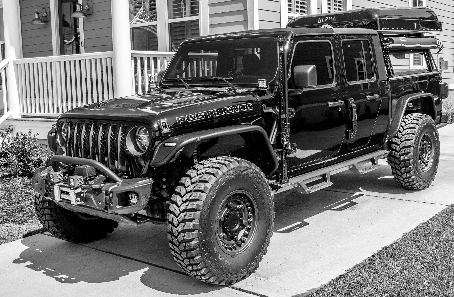 Jeep Gladiator How Does your Gladiator look in black and white photography? P1075956