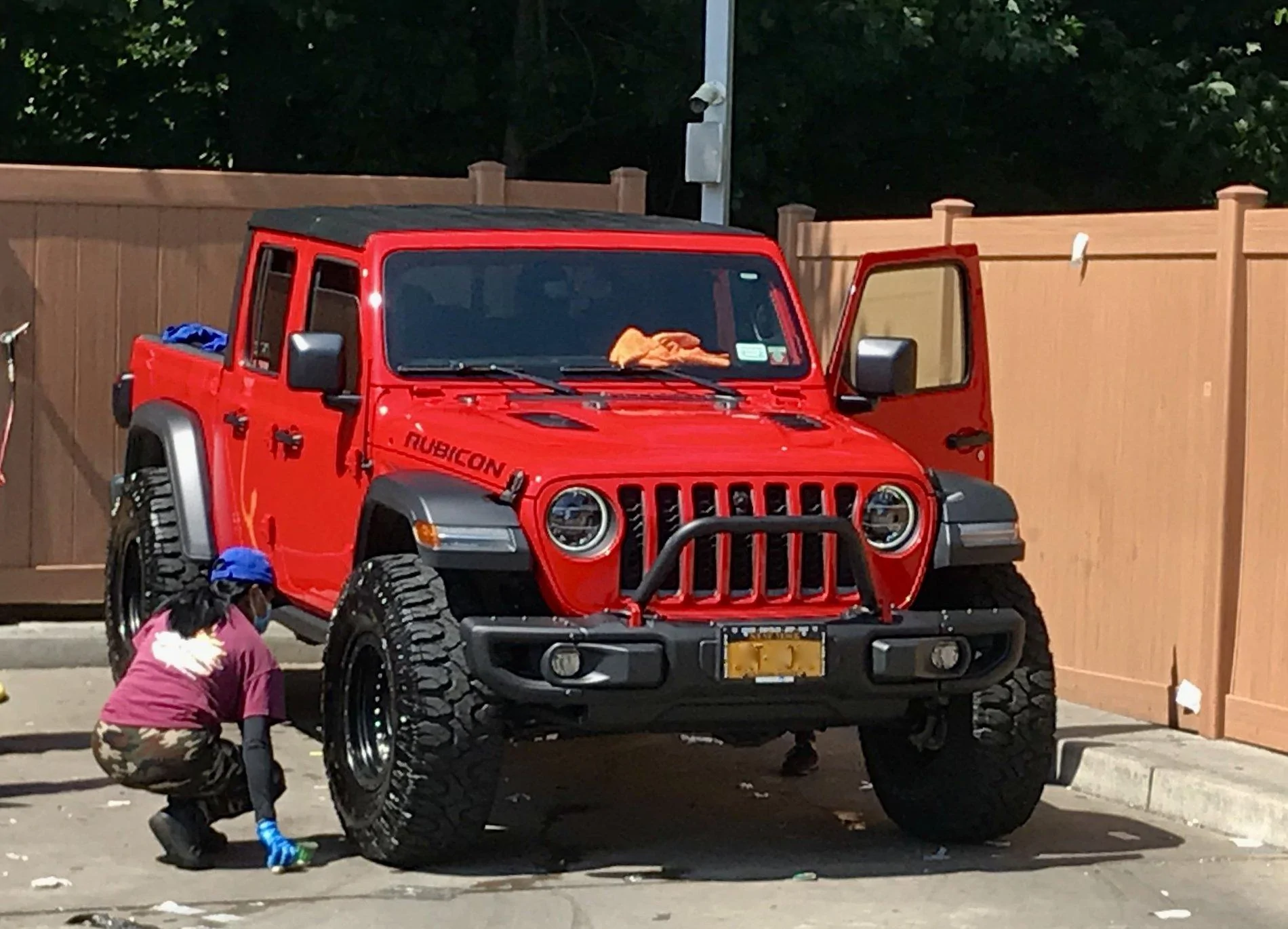 Jeep Gladiator FIRECRACKER RED Gladiator JT Club 561331BA-6C63-405E-91B9-CA93228B3565_1_201_a