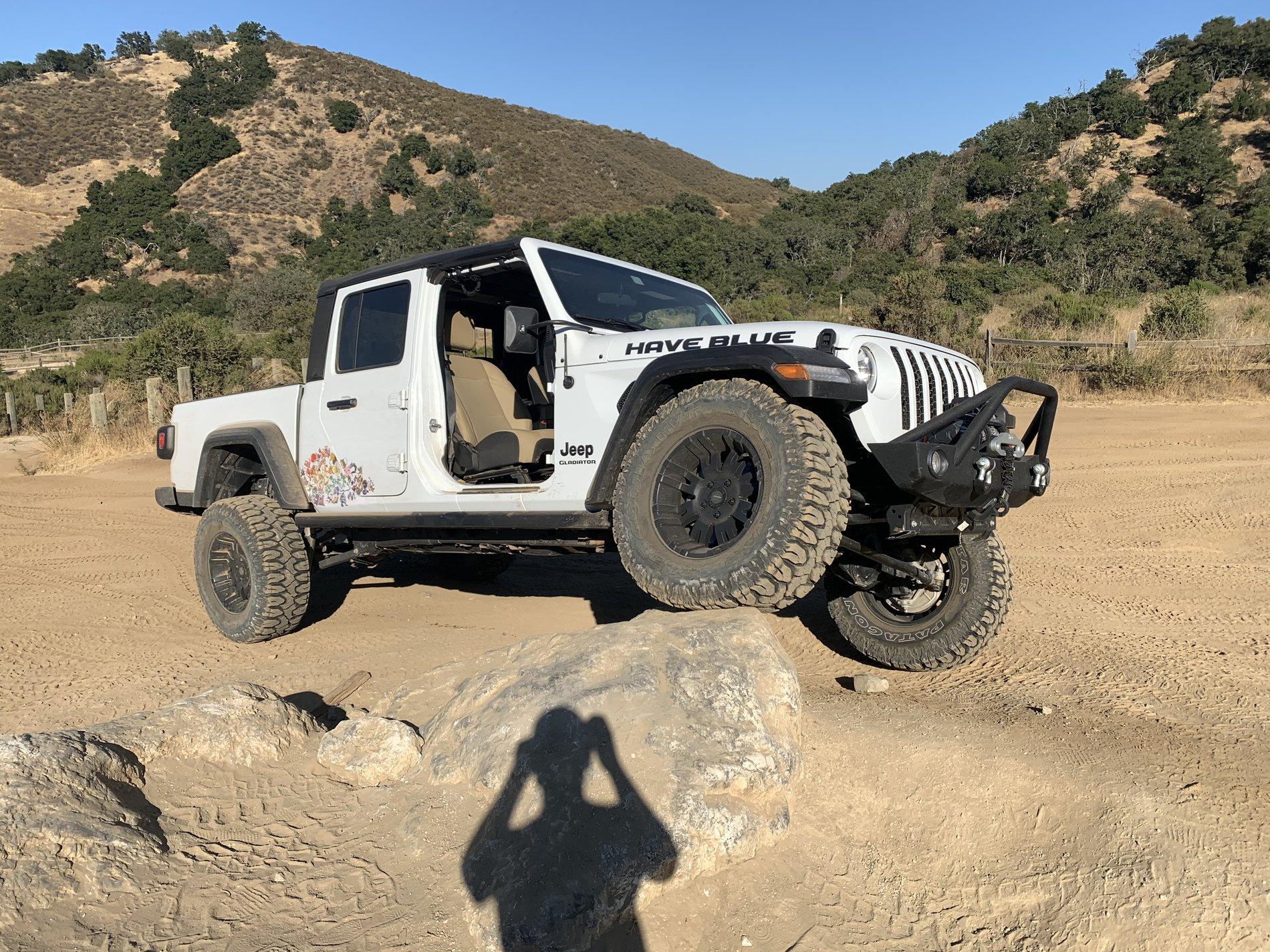 Jeep Gladiator -- 2020+ Gladiator Picture Game -- F586CDFF-4B71-4A2A-8D85-F4E9C0D962AB