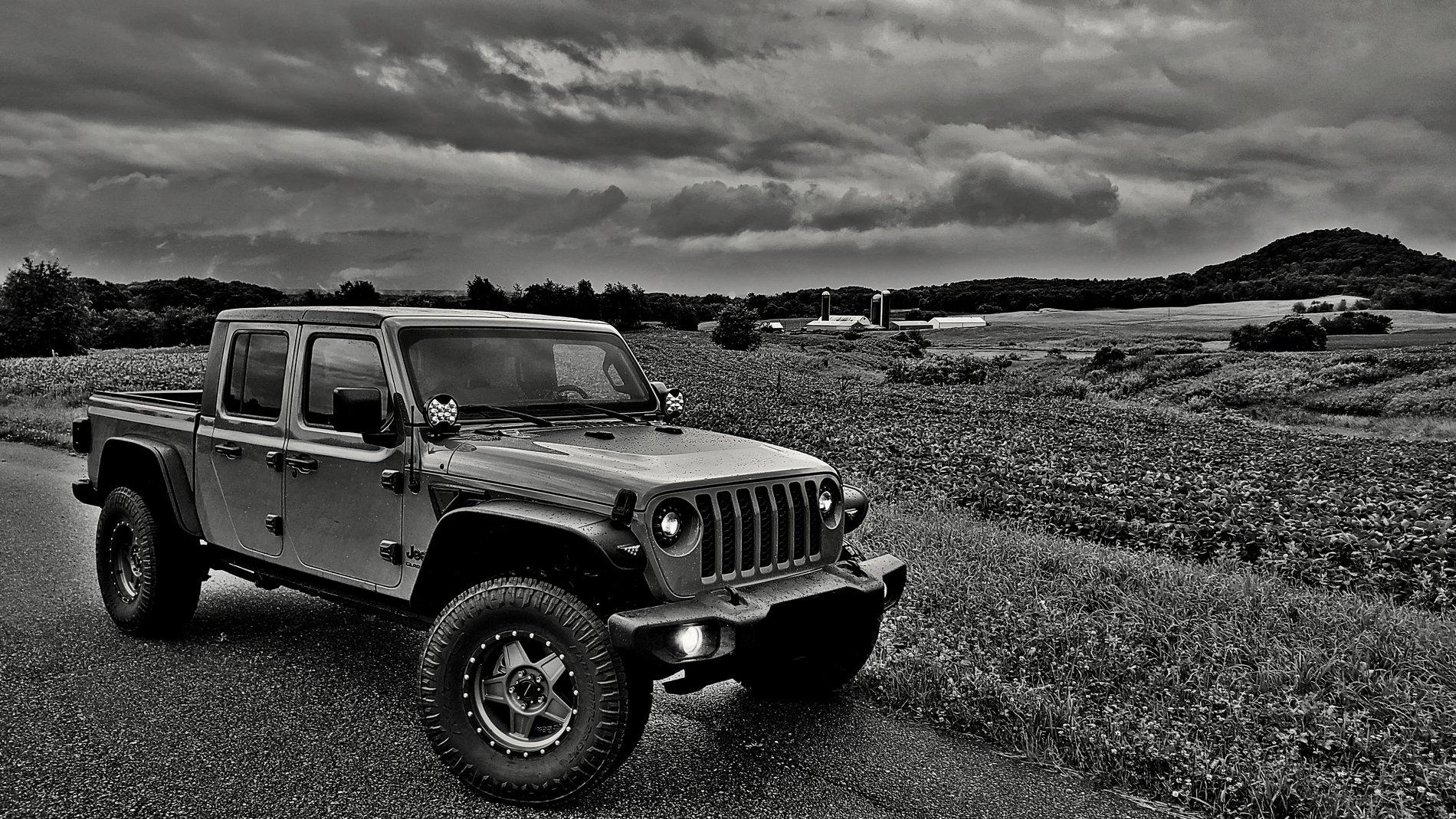 Jeep Gladiator How Does your Gladiator look in black and white photography? 20200724_134724