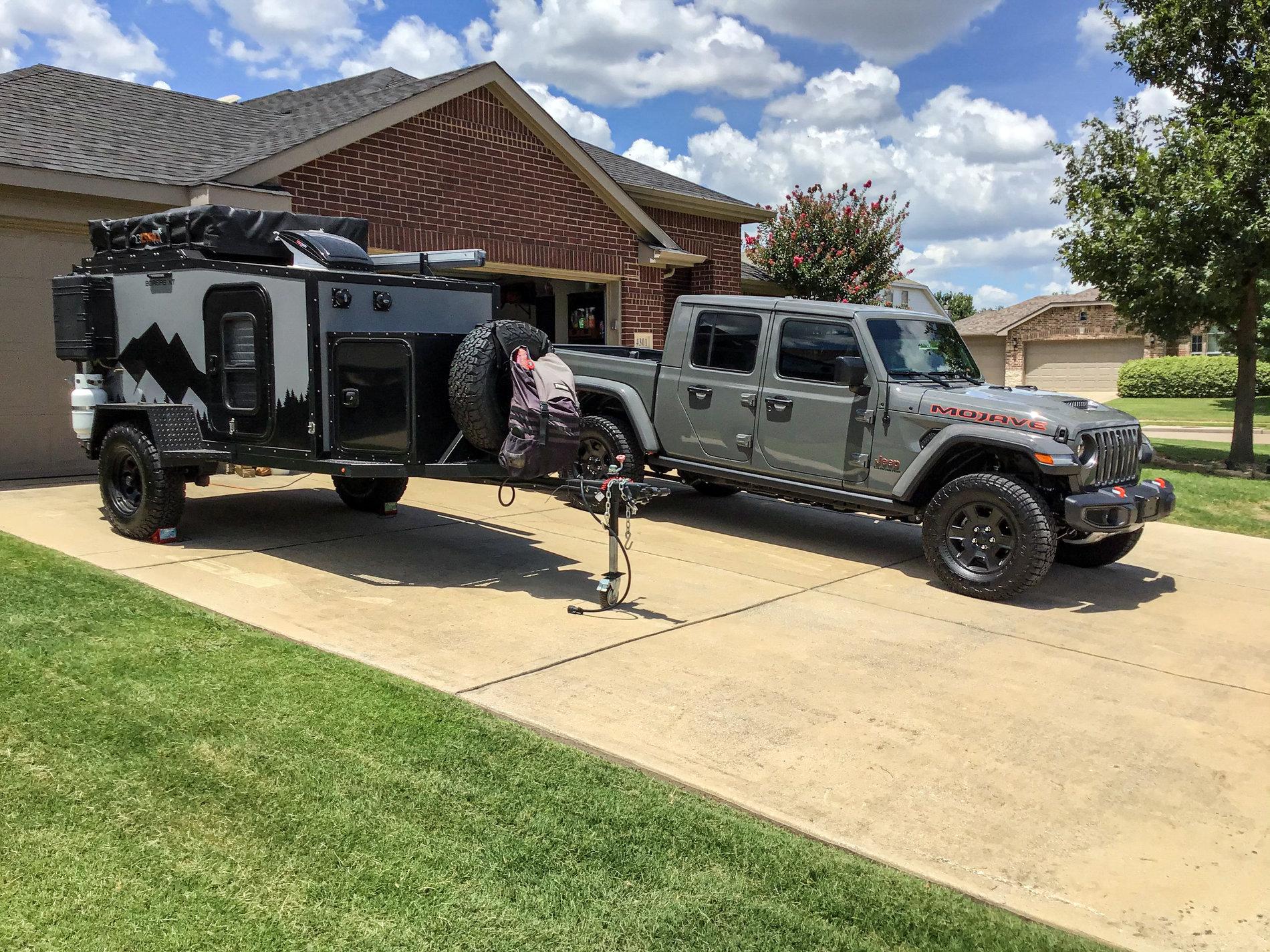 Jeep Gladiator Mojave only Pic thread! E9E4611F-8FB8-41B0-A92A-37492E7AE42A