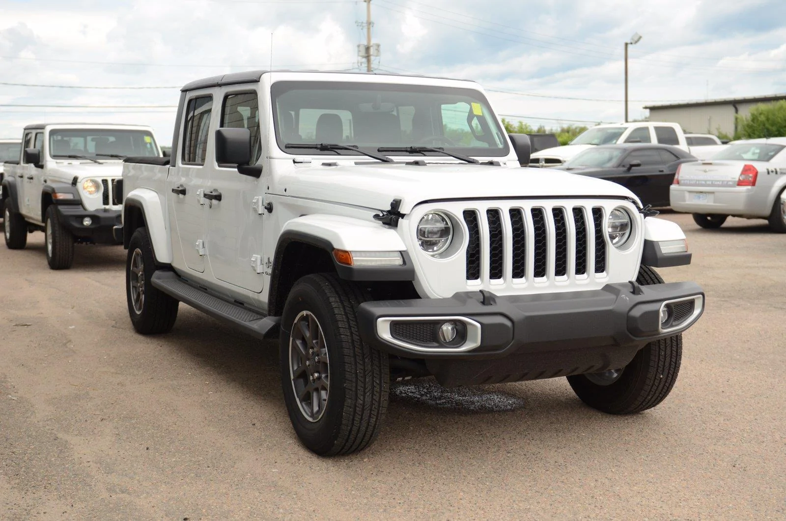 Jeep Gladiator BRIGHT WHITE Gladiator JT Club 45D8D07F-1839-4761-B34D-2E2AE3029FD1