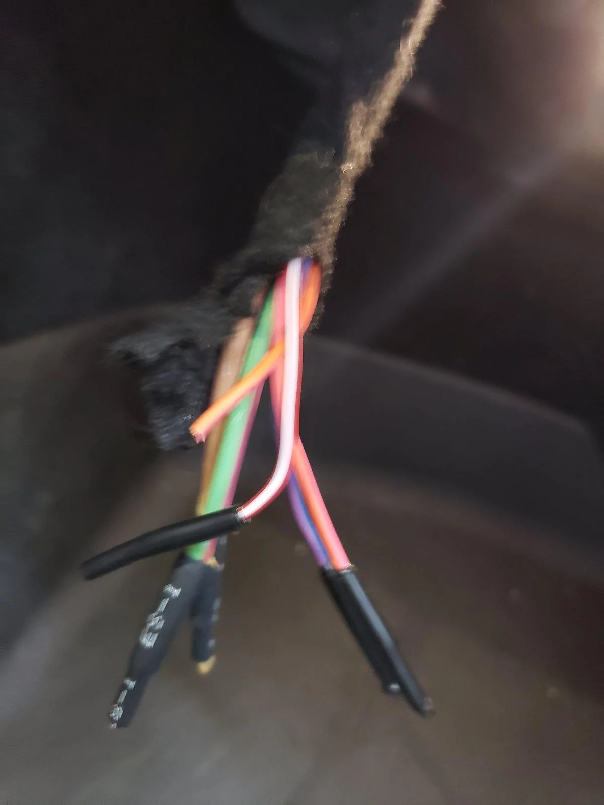 Jeep Gladiator Wires hanging down under glove box? 20200723_174919