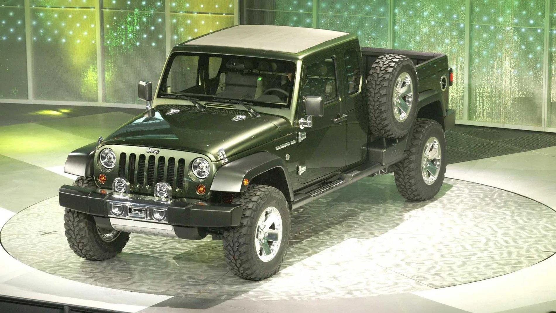 Jeep Gladiator Jalopnik: New Ford Bronco Crew-Cab Pickup Being Fast-Tracked To Take On The Jeep Gladiator: Report 2005-jeep-gladiator-concept