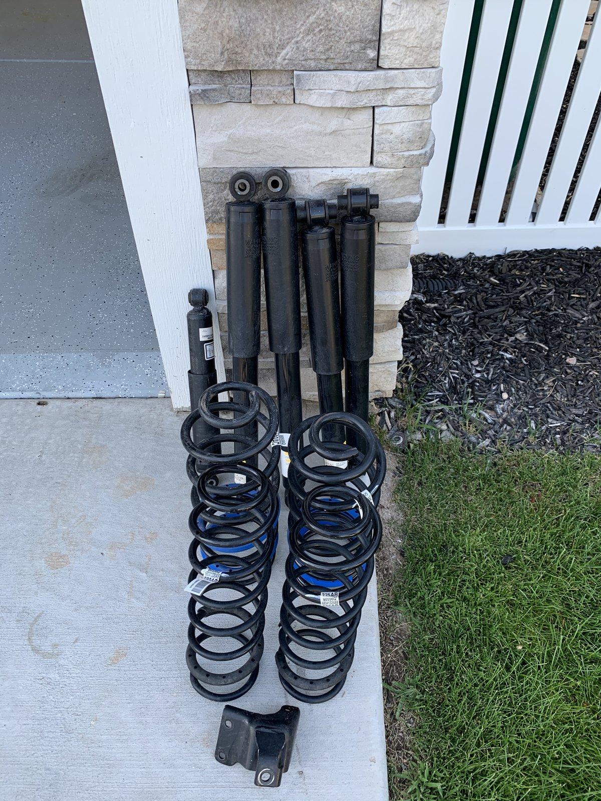 Jeep Gladiator Gladiator Sport S Takeoff Suspension CC34FC73-5B80-47B4-A15F-104DD76CC2B7