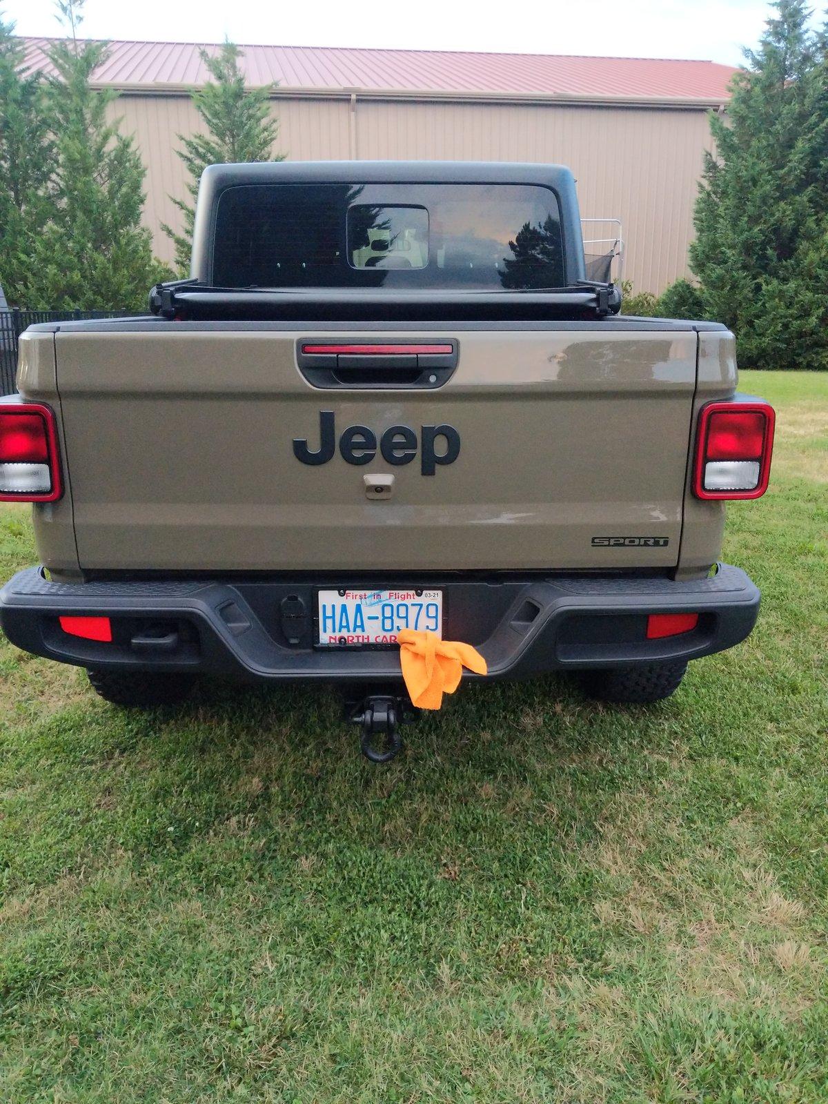 Jeep Gladiator Factory badging removal 1595723075460287727594768636160