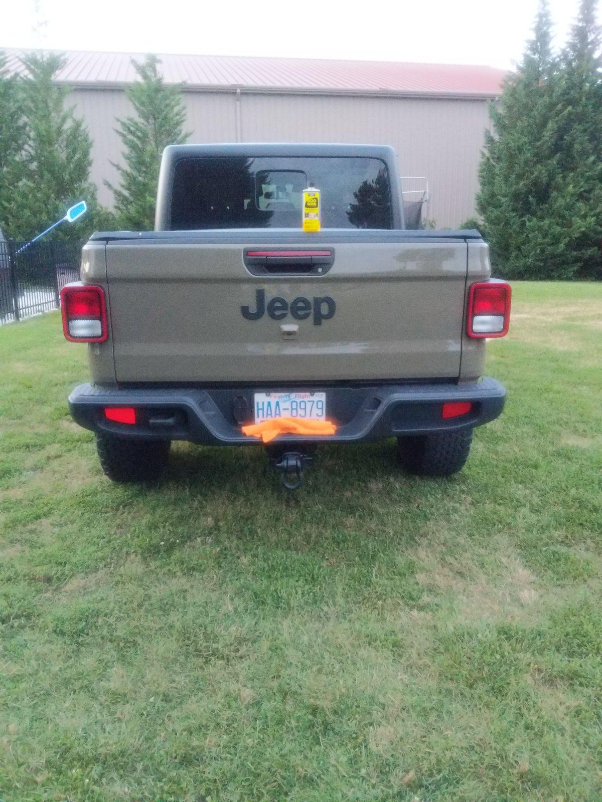 Jeep Gladiator Factory badging removal 15957238058872125714935112416591