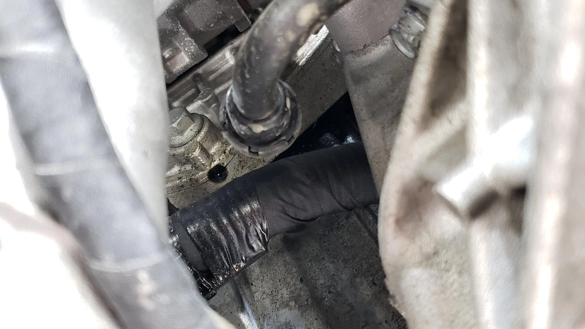 Jeep Gladiator First problem - Oil leak 20200726_110406