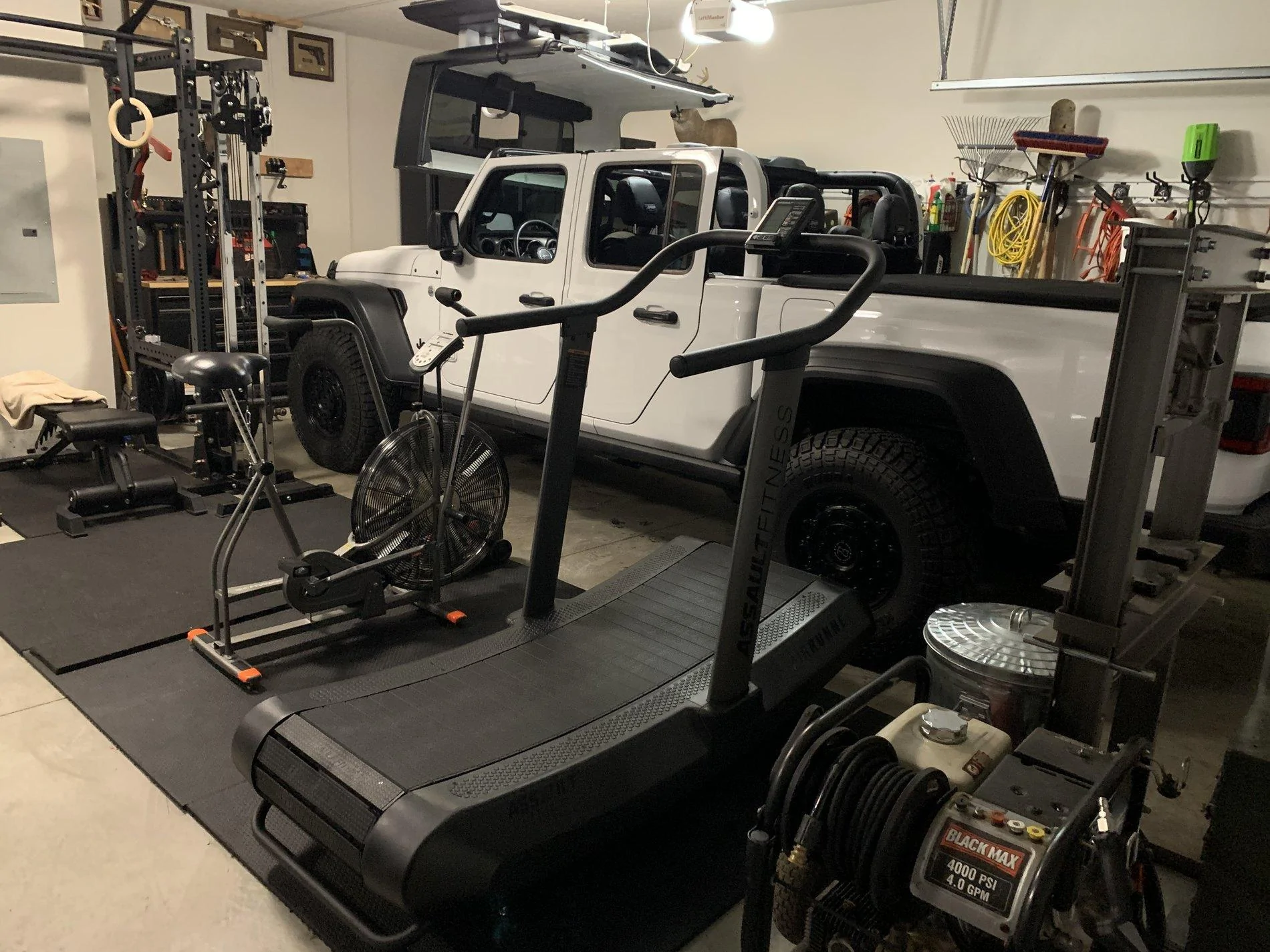 Jeep Gladiator Photo challenge.. Show me your Gladiator in your garage. 566F4D0E-8ECC-4BE2-BC34-20154B3D3E2C
