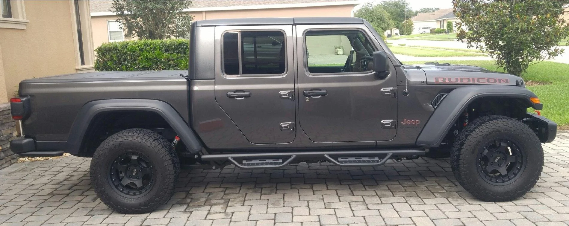 Jeep Gladiator N-Fab Nerf Steps Bantams