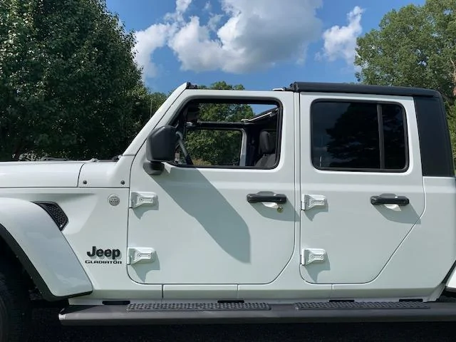 Jeep Gladiator BRIGHT WHITE Gladiator JT Club IMG_1729