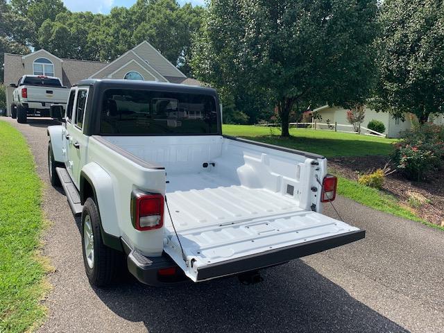 Jeep Gladiator BRIGHT WHITE Gladiator JT Club IMG_1731