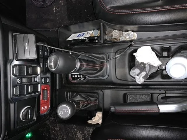 Jeep Gladiator Interior pocket organizer comparison 3B3DE5D3-5837-498C-BED1-DD1C5AABF657