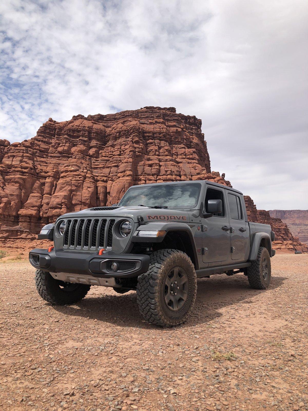 Jeep Gladiator MOJAVE Edition Gladiator JT Club 5FE2E3BC-2A58-49AF-9C67-3C155419414A