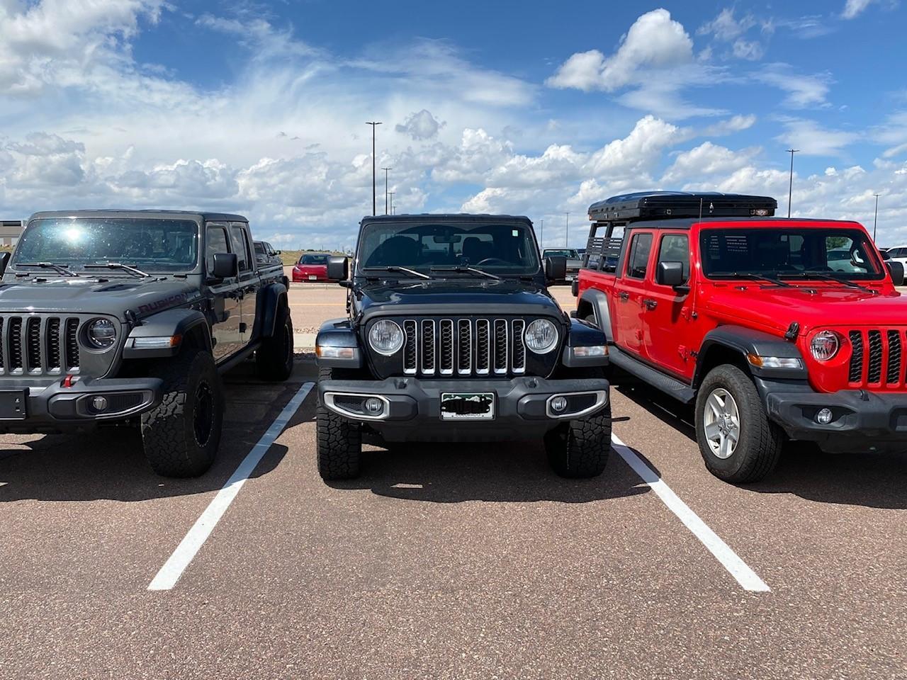 Jeep Gladiator Jeeps Parking Next To Jeeps jee