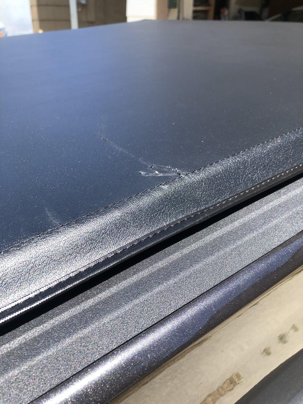 Jeep Gladiator OEDRO Soft Tri-Fold Tonneau Cover 29B51E4C-7775-499B-B058-59A89505F709