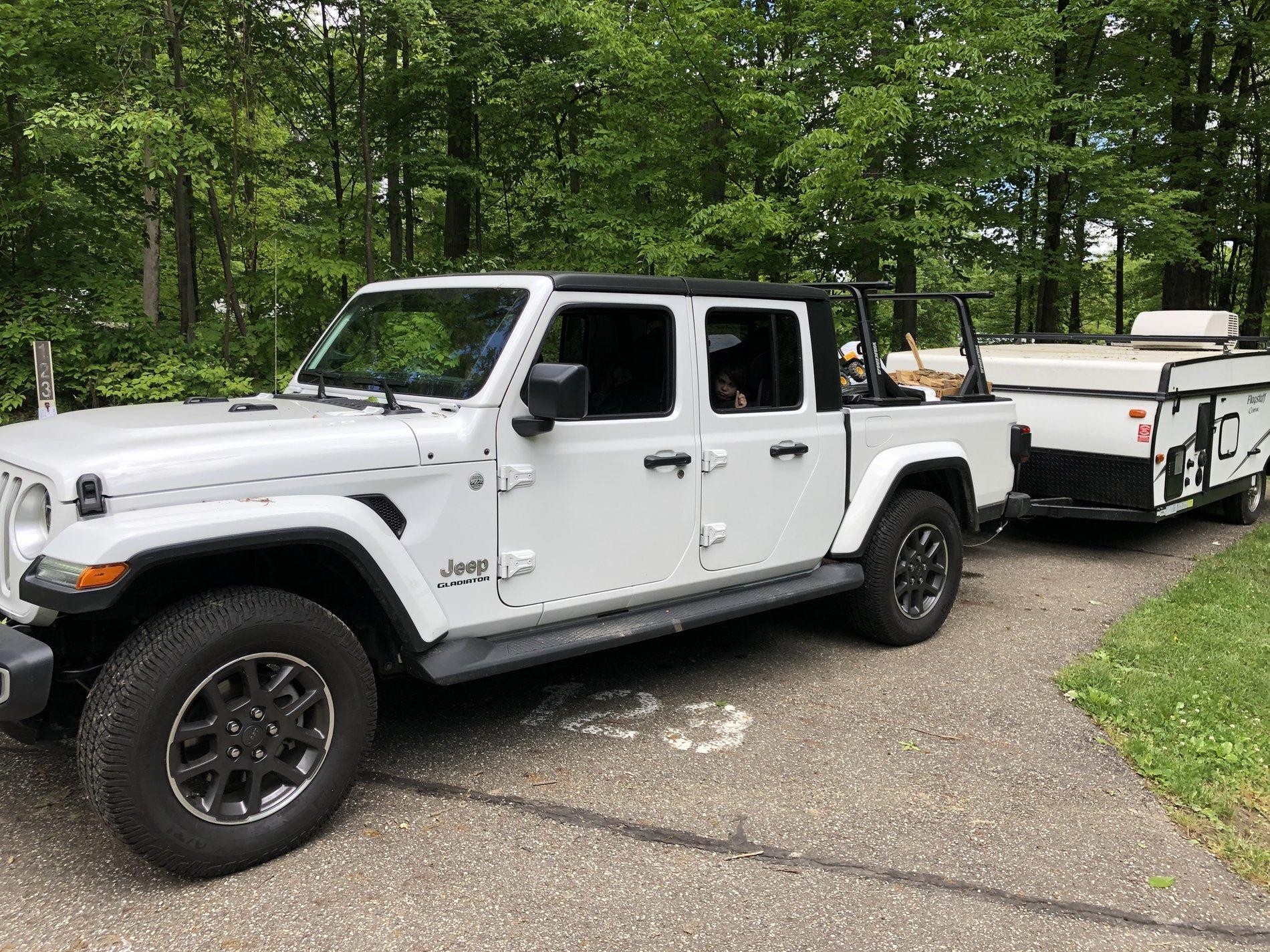 Jeep Gladiator BRIGHT WHITE Gladiator JT Club IMG_3388