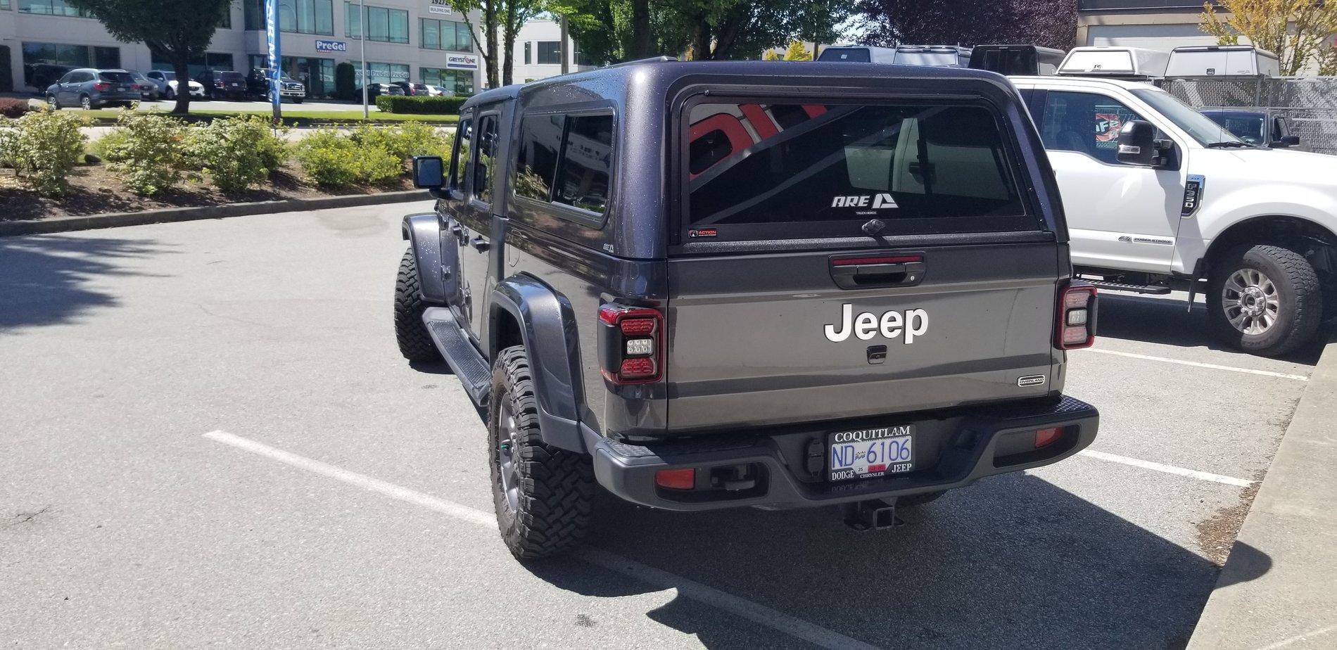 Jeep Gladiator ARE Cx classic CANOPY installed. 20200728_122329