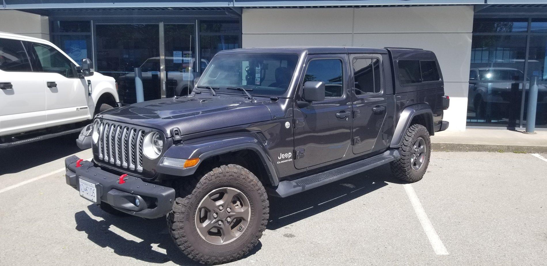 Jeep Gladiator ARE Cx classic CANOPY installed. 20200728_122358