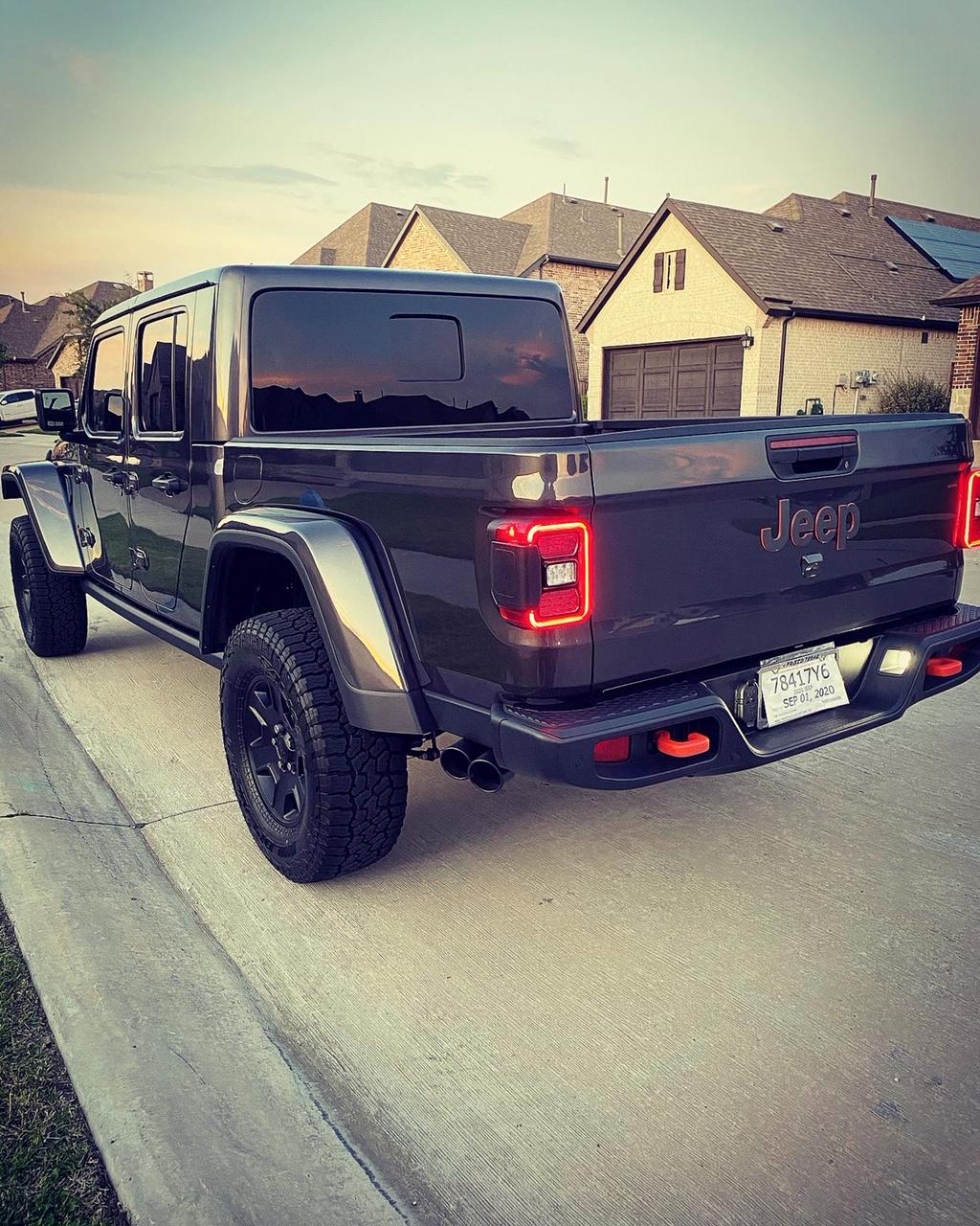 Jeep Gladiator Let's see those Mojave's and Mods Rear.JPG