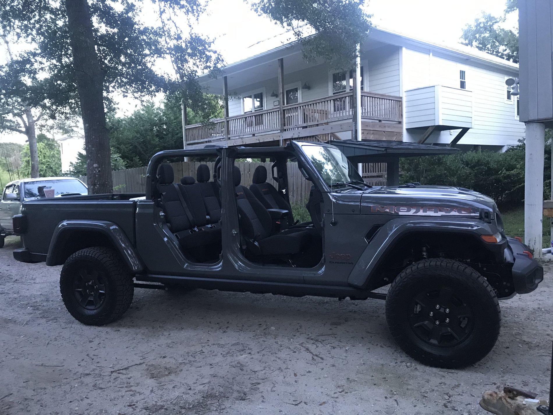 Jeep Gladiator Let's see those Mojave's and Mods 1F09A395-C38F-464E-B693-0F3A4ADD7ABC